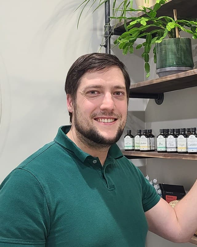 Dr. Jordan Knieff